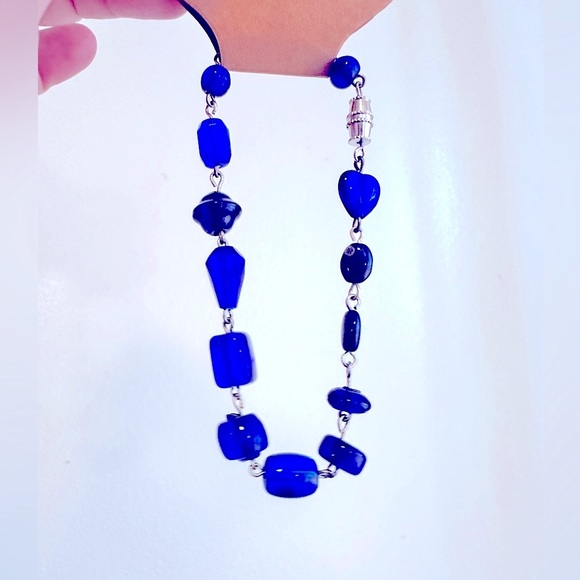 NEW: Handmade Beautiful Royal Cobalt Blue VTG Glass Mixed Beads Silver Bracelet - Picture 5 of 14